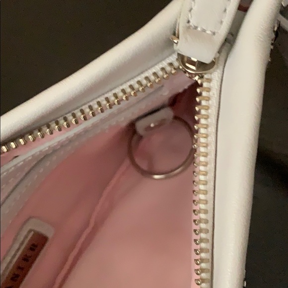 VINTAGE Danier Leather White Wristlet - Picture 7 of 7